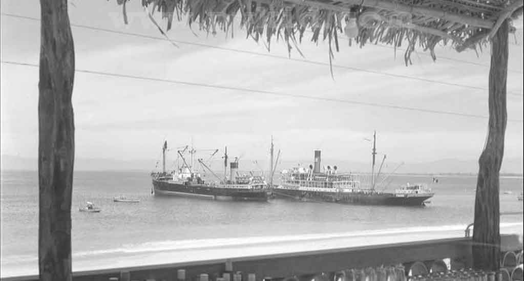 Old Photos of Puerto Vallarta Second Slider 68